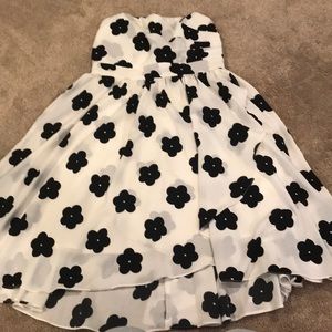 Strapless daisy print dress size small.